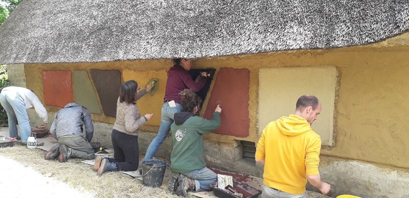 Stage-enduits-en-terre-St-Lyphard