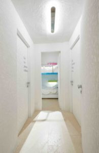 Couloir accès chambre - Float-boat par Simone Micheli - Puntaldia, Italie © Jurgen Eheim