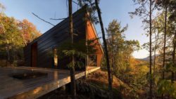Terrasse bois - Cabin-Rock par I-Kanda-Architects - New Hampshire- USA © Matt Delphenich