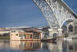 Navigation fleuve baie Seattle - Floating-home par Ninebark Design - Seattle, USA © Aaron Leitz