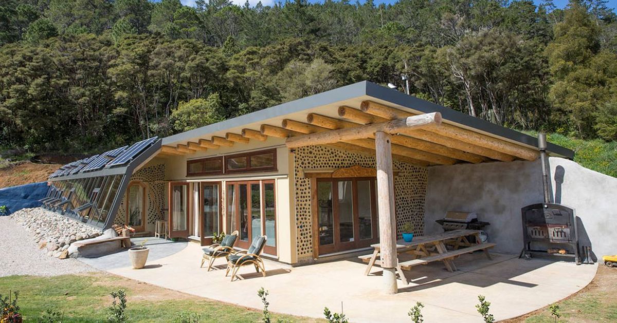 Une - Earthship Te Timatanga par Gus-Sarah - Waikato, Nouvelle-Zelande