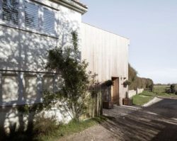 03- 200-Year-Old House par Paul Cashin Architects - Chichester Harbour, Angleterre © Richard Chivers