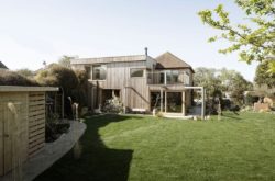 10- 200-Year-Old House par Paul Cashin Architects - Chichester Harbour, Angleterre © Richard Chivers