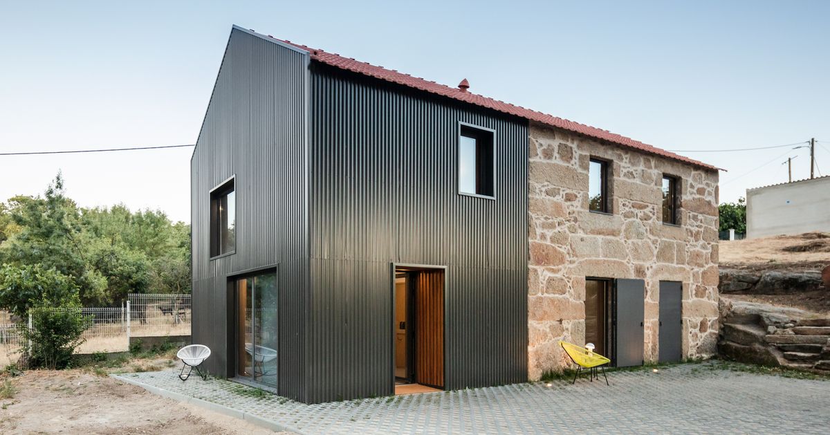 Une - MCR2 House par Filipe Pina - Belmonte, Portugal © Joao Morgado