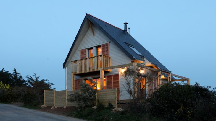 Maison bois bioclimatique et organique par Patrice-Bideau - Architecture-a-typique- Baden (Fr-56)