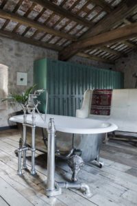 04- Catalan-Farmhouse par Ana Engelhorn Interior Design - Catalogne, Espagne © Hector Jensen Pie