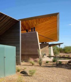 21- Rammed-Earth-Home par Kendle-Design-Collaborative - Arizona, USA © Alexander Vertikoff