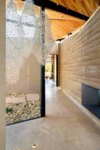 9- Rammed-Earth-Home par Kendle-Design-Collaborative - Arizona, USA © Alexander Vertikoff