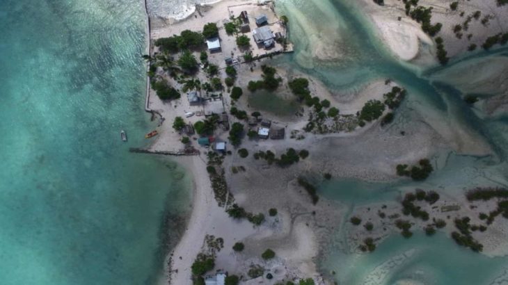 Une-Floating-Villages par Marcin Kitala - © Kiribati Mike Bowers