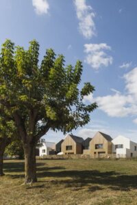 13 Maisons bois paille par NZI architectes - Nogent le Rotrou (FRr-28) © Juan Sepulveda Grazioli