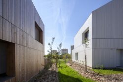 13 Maisons bois paille par NZI architectes - Nogent le Rotrou (FRr-28) © Juan Sepulveda Grazioli