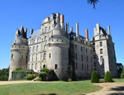 Château de Brissac - plus haut château de France par la taille