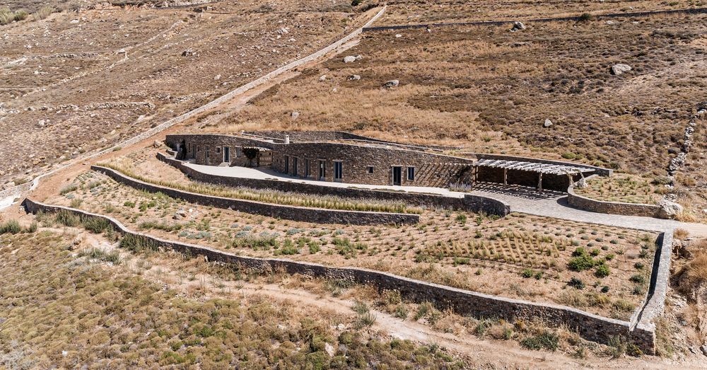 Une-Xerolithi-House-Sinas-Architects-SERIFOS-Grece-credits-photos-Yiorgos-Kordakis