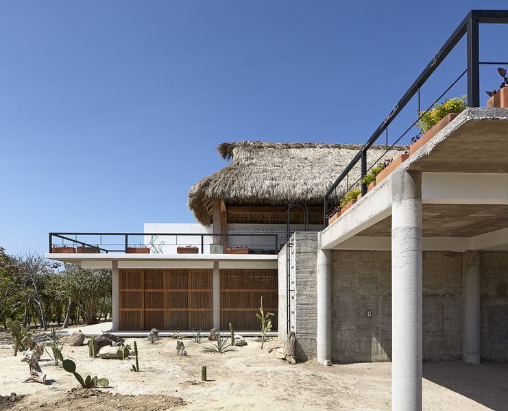 10-Palm-Straw-Roofs-Mexique-credits-photos-Edmund-Summer