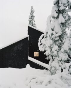 6-Cabin-Vindheim-Vardehaugen-credits-photos-Architekturfotograf-Rasmus-Norlander