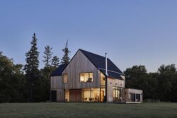 6-Minnedosa-House-Design-Built-credits-photos-Matthew-Sawatzky