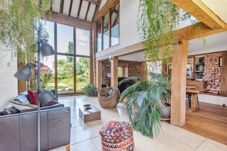 Réhabilitation une grange médiévale galloise conserve son charme et