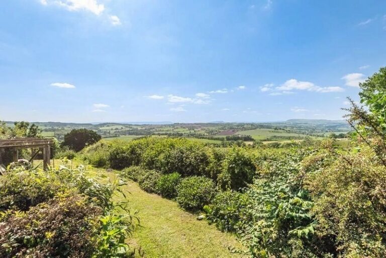 Réhabilitation une grange médiévale galloise conserve son charme et